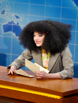 emstonesdaily: Emma Stone as Roseanne Roseannadanna on SNL 40th