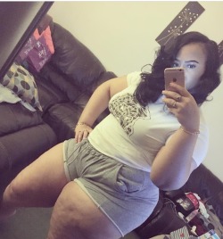 bbworship:  She might be outta your weight class lil Man