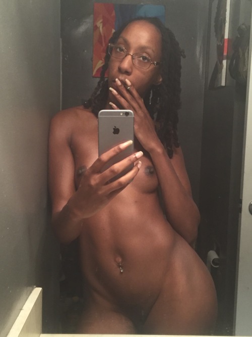 renaissanceamazon:  queenlionesss:  Naked, Horny and Irritated. That shouldn’t be. So I blaze some herbs, inhale deep…calm my nerves and go where I am appreciated.  I don’t play that shit. You can and will be replaced. EaSY.  Smoke some 4 me