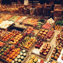 hautecoutxre:  🍬 🍭 🍫 #LaBoqueria #barcelona #spain #espana