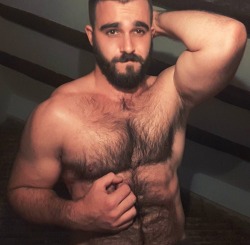 sweatyhairylickable:  http://sweatyhairylickable.tumblr.com for