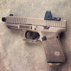 glockfanatics:  G23 converted to a 9mm with an RMR setup and