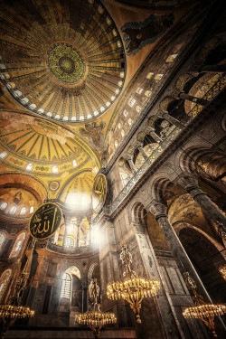 my-sea-of-time:  travelingcolors:  Hagia Sophia, Istanbul | Turkey