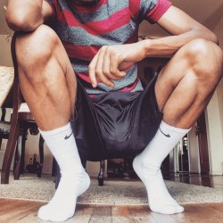 guysinshortsandsocks:  You know they are hot