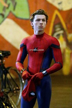 cinexphile:  Tom Holland in costume on set of Spider-Man Homecoming