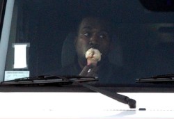 thatfunnyblog:  lmao this is what genuinely happy Kanye West