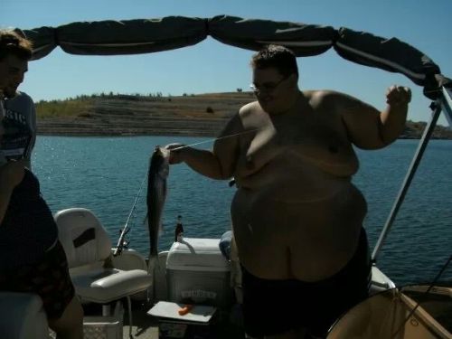 foxxy34:  luvbigbelly:  Gorgeous fucking man. Look at that belly.Â  I wet myself just looking at that belly.   Hot dude  For that belly I would go fishing