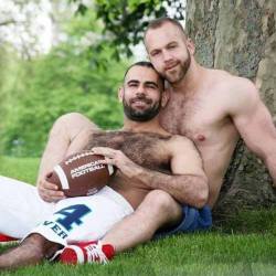  Two blogs: http://sambrcln.tumblr.com/archive http://hairysex.tumblr.com/archive