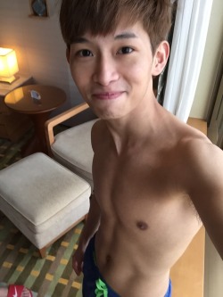hongkonghehecam:HKBOY- Teo Chan有男朋友仲要約人搞野😌