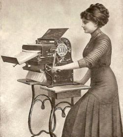 oldworldinventions:  1913: Copy machine