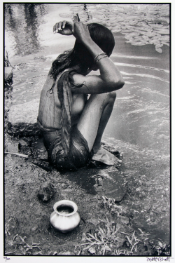 firsttimeuser:  Jyoti Bhatt.  A woman bathing, Madhya Pradesh, 1970