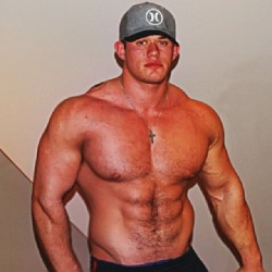 bigjoetex:  23 years old 6’2” 245