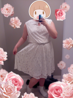jammiechan:  Guess who just got to wear a dress for the first time ever!Thatâ€™s right itâ€™s me. It may have just been a couple minutes in a changing room but Iâ€™ve never felt so cute before.Â  (â—¡â€¿â—¡âœ¿)I overedited the photo a wee bit lot to make