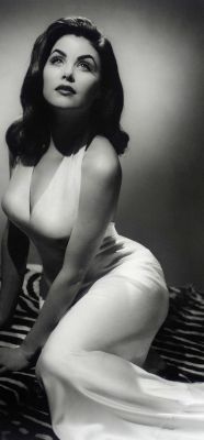 visualobscurity:  Sherilyn Fenn.  Love this shot