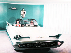 vintagegal:  The Lincoln Futura Concept Car (which later became