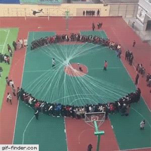 giffindersite:   Jump rope, on a grand scale. Via Gif-Finder.com