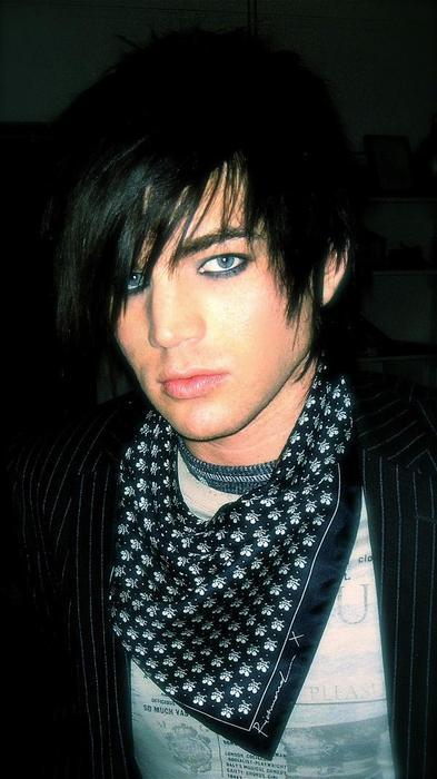 twistedsparkles:   fallintotheglitter:   (via fuckyeahadamlambert)     idk something about this photo always screamed Pete Wentz to me. omg I own a jacket like that, kill me.