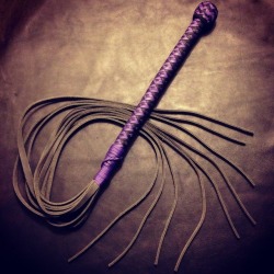 in-morpheus-arms:   edgeplay-co-uk:  Leather cat o’ nine tails