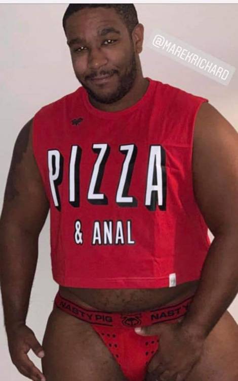 bigboyzplace:  WHO    WANTS    PIZZA????