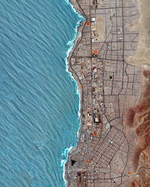 dailyoverview:  Waves of the Pacific Ocean roll into Antofagasta,