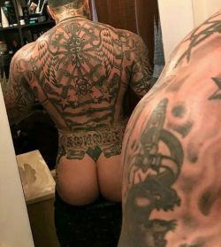 swag-appeal:  #guyswithtattoos
