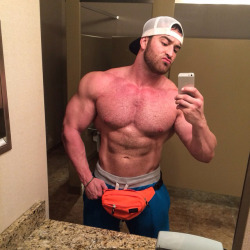 musclegods224:  Mike_Crowson   Fanny packs are usually something