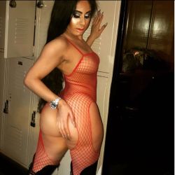 stripper-locker-room:  https://www.instagram.com/amandapappas_/
