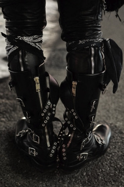 njrubberdude:  I don’t know what it is, but these boots are