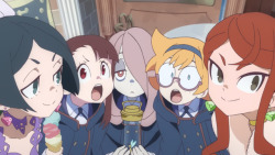 aku-no-homu:  everyone is looking at diana except barbara keeps