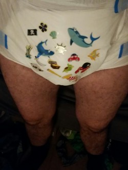 shark-n-princess:  Home and freshly diapered, getting ready for