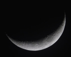 spaceexp:  Waxing Crescent, 17% of the Moon is Illuminated taken