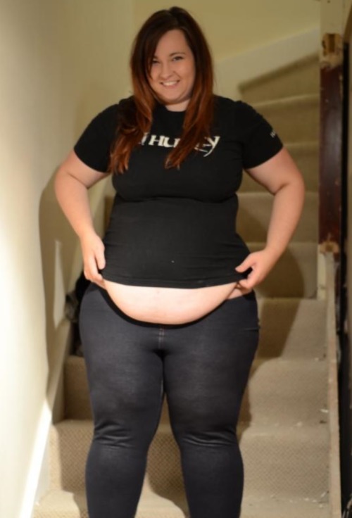 bbwholly:  bbw-perfection-and-beauty:  What a gorgeous and beautiful BBW woman, she is enough to make anyone a BBW fanatic!!!!!!!!  Thank you! So sweet. Holly.bigcuties.com 