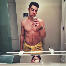 sabotagedselfie:  Random towel progress pic – thank you filters