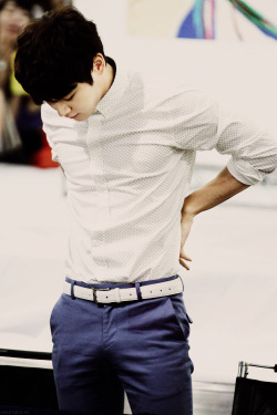 abductminho:  what you lookin’ at?     