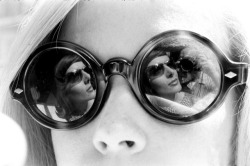 adreciclarte:Yale Joel - Sun Glasses, 1963