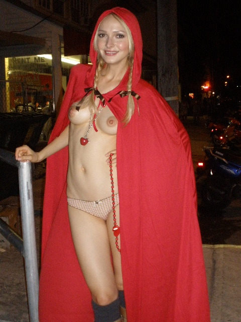 wiltan19:  MILF’s at Fantasy Fest!  Sexy Matures having fun in Florida! 