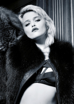 skylamereferreira:  By: Riccardo Tisci 