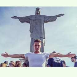 wheredoyoutravel:  Christ the Redeemer pose, had to be done!