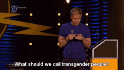 donut-give-a-fuck-about-abs:  Some one asked Russell Howard what
