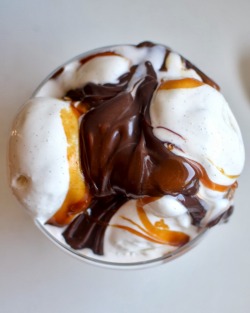 sweetoothgirl:  Hot Fudge & Salted Caramel Sundae  oh i wish