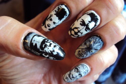 chrissynailart:  These are the 2nd part of my horror movie nails.