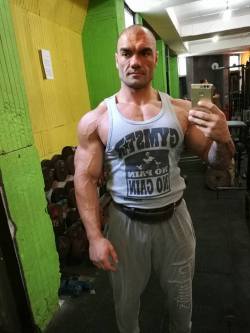muscular guys, bodybuilders and my states of soul.