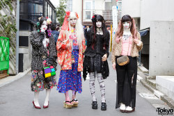 tokyo-fashion:  Harajuku shironuri girls Momi, Sari, Ruru &