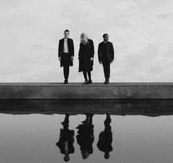 smol-hevthen:  THIS IS PVRIS