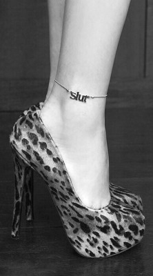 sensualhumiliation:  I want you wearing this shoes, and feeling