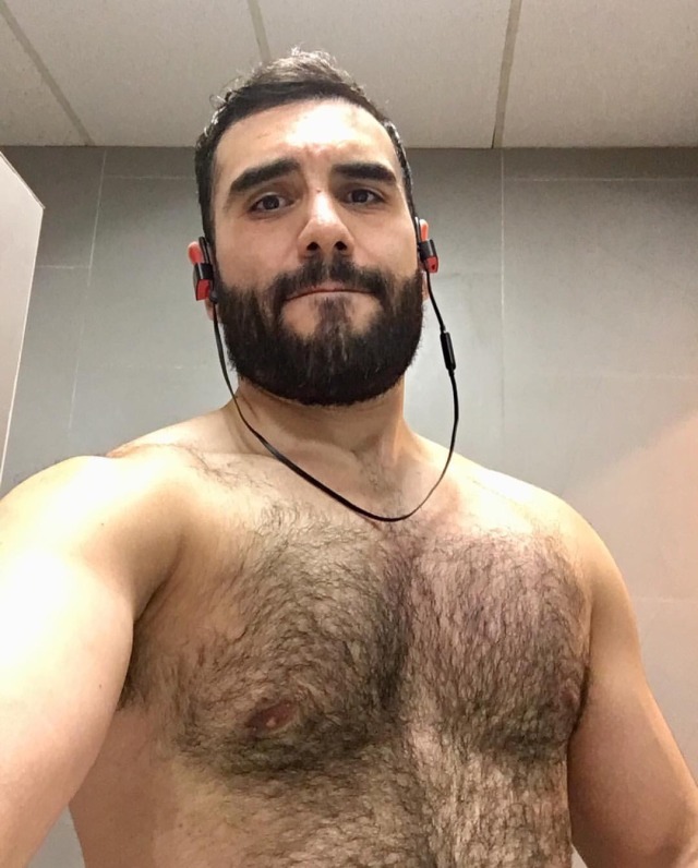 xxxnewstitch:beardburnme2:Carloschanonsalais instagram Muy yo