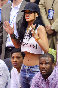 rihannanavyhn:   Rihanna at a basketball game in LA.