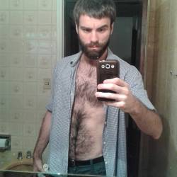 mimesmo:Acordei me sentindo sexy hj. E sempre #selfie #barba