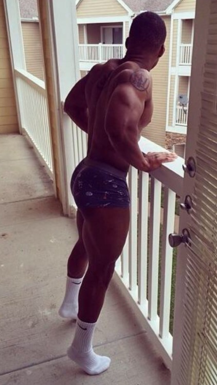 Looking for my neighbor to gimme a rim job.http://imrockhard4u.tumblr.com