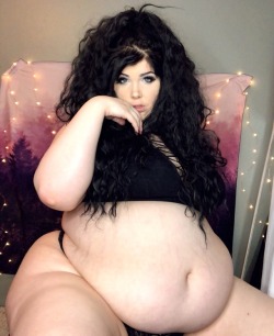 creampuffbbw:Body made for squishes